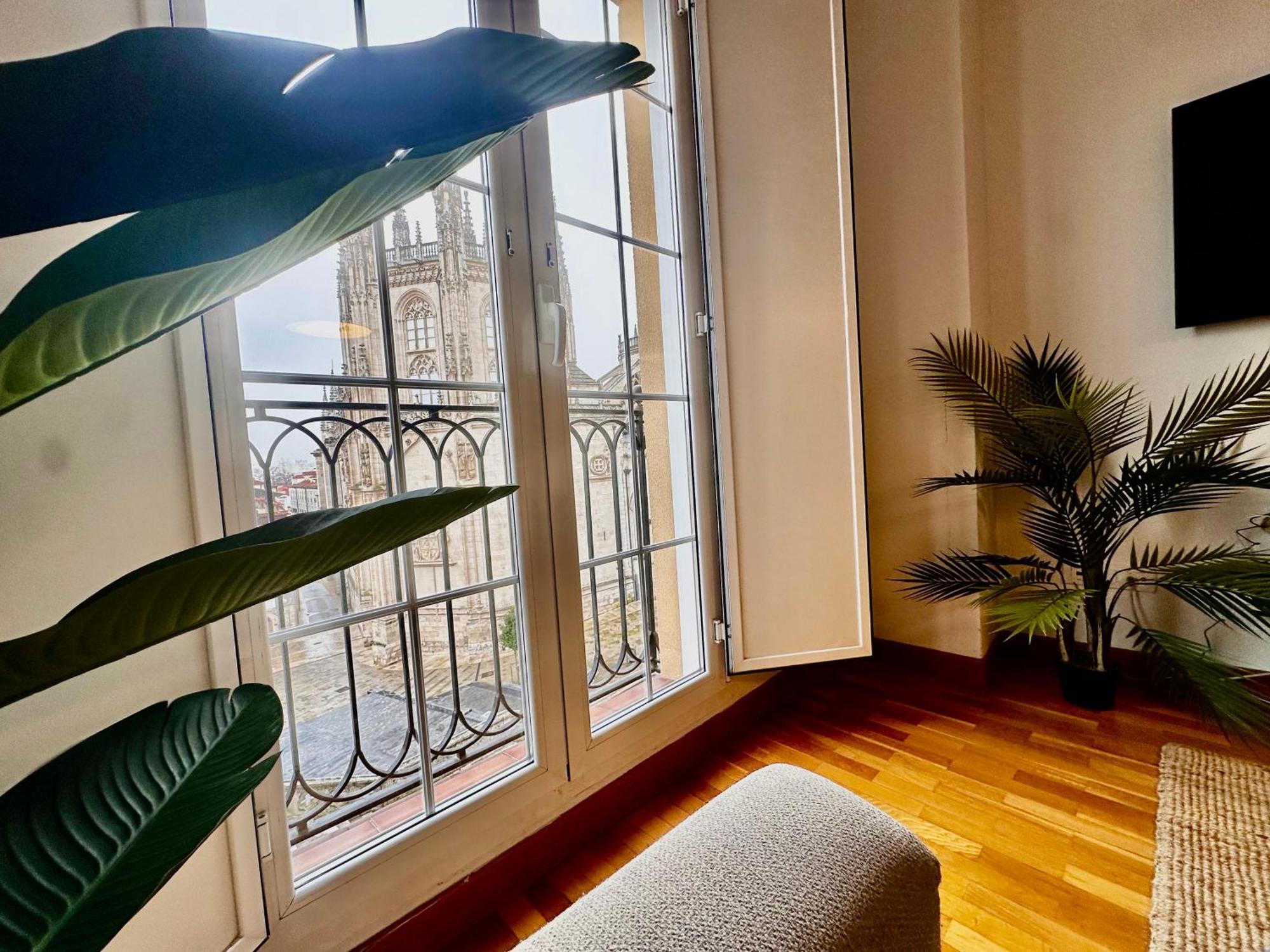 Atuaire Home Balcon Con Vistas A La Catedral De Burgo المظهر الخارجي الصورة